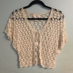 Crochet floral lace pattern cardigan shrug